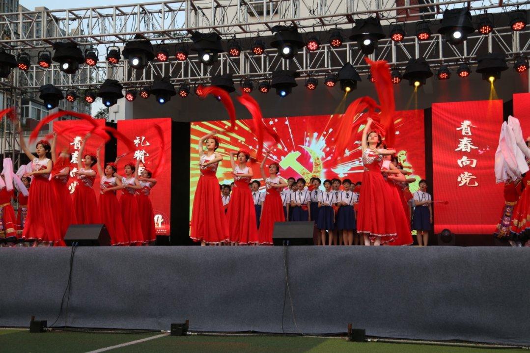 法尔克：接替哈维，弗里克是巴萨新帅候选之一